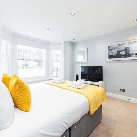 Smart Kensington Retreat 2br Apartment London