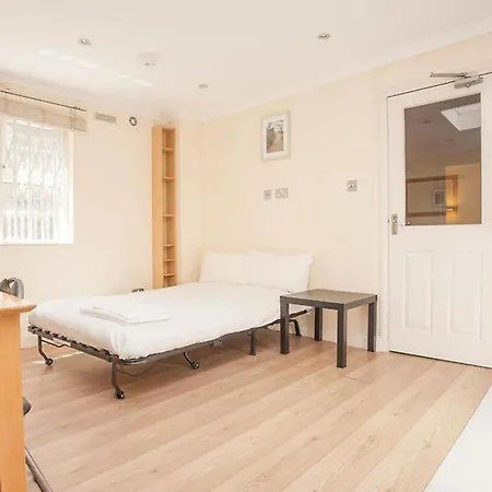 Captivating 1-bed In London