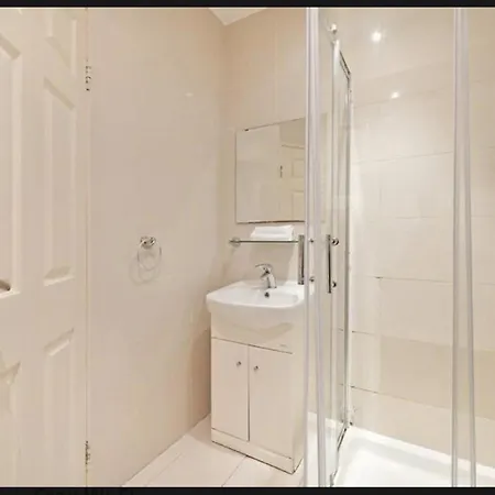 Apartment Captivating 1-bed In *