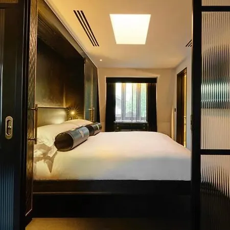 Hotel Chateau Denmark London