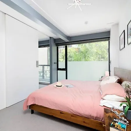 Chic Living In Stratford A Cozy 2br Flat Daire Londra