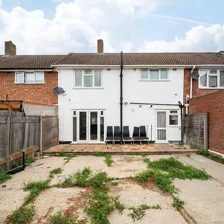 Holiday home 3br A Cosy Ealing Haven In London