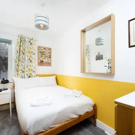 3br House A Perfect Group Getaway London
