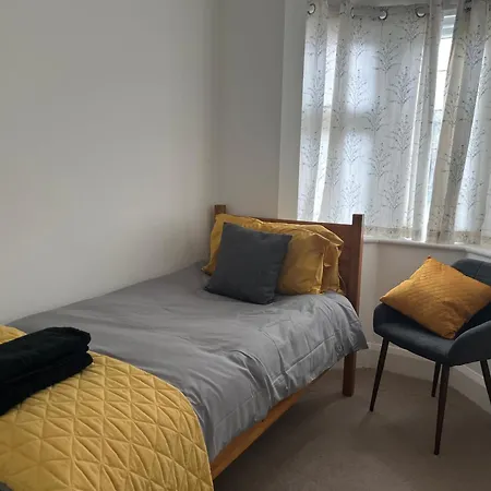 Holiday home Extra Large, Modern Family In London Close To Station And Central London
