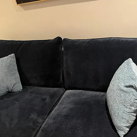Extra Large, Modern Family In London Close To Station And Central London Holiday home