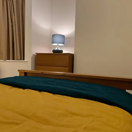 Holiday home Extra Large, Modern Family In London Close To Station And Central London *