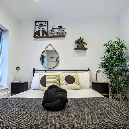 Innit Townhouse *