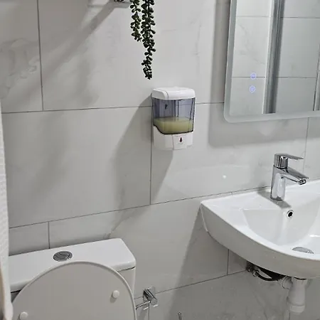 Cozy Near To Tube Station Apartment