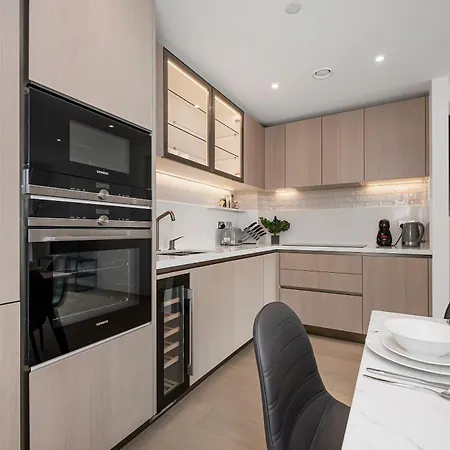 Battersea Power Station 2 Bed Close To Harrods