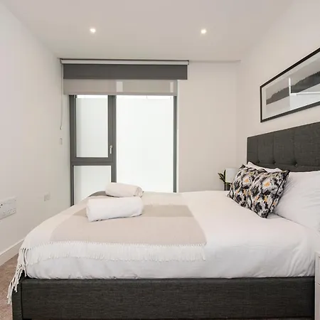 Battersea Power Station 2 Bed Close To Harrods * 伦敦