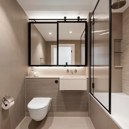 Battersea Power Station 2 Bed Close To Harrods *