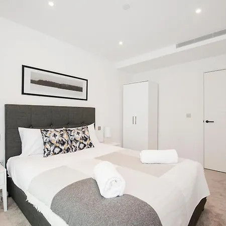 Battersea Power Station 2 Bed Close To Harrods 公寓