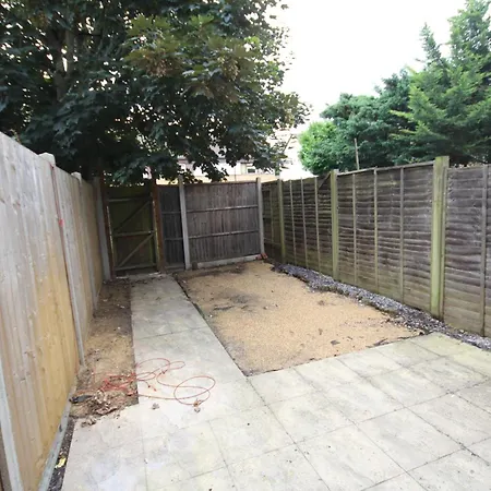 Charnwood Place * Hillingdon
