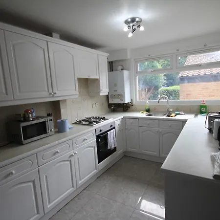 Charnwood Place Holiday home Hillingdon