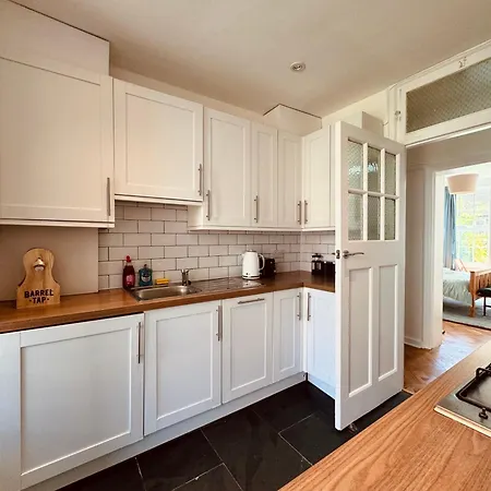 Apartment Victorian Amazing Three Bedroom