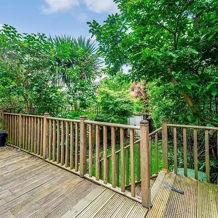 Holiday home Pass The Keys Wonderful Six Bed Victorian In