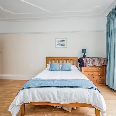 Pass The Keys Wonderful Six Bed Victorian In Holiday home *