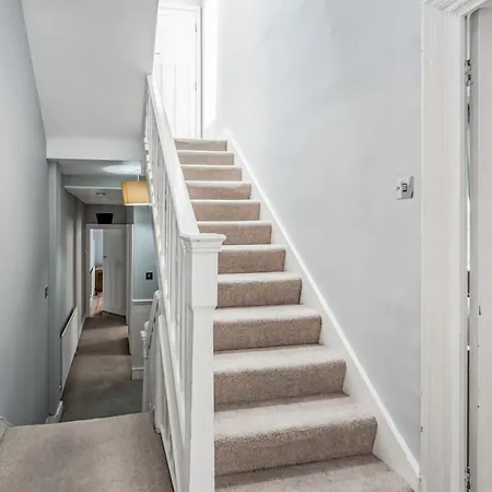 Pass The Keys Wonderful Six Bed Victorian In London