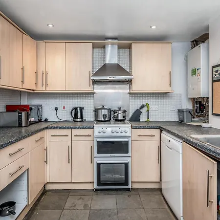 Holiday home Pass The Keys Wonderful Six Bed Victorian In London