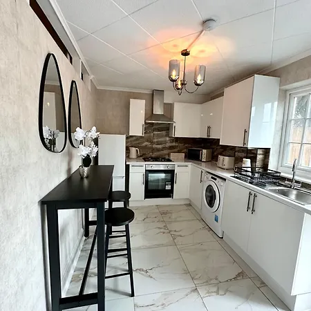 Elegant In Apartment *