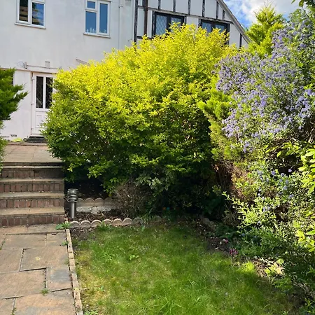 Cosy Garden Belvedere