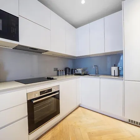 Apartment The Zurich Apartment, 6 Beds, 15mins To London, 10mins Wembley Stadium *