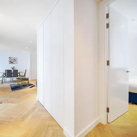 The Zurich Apartment, 6 Beds, 15mins To London, 10mins Wembley Stadium