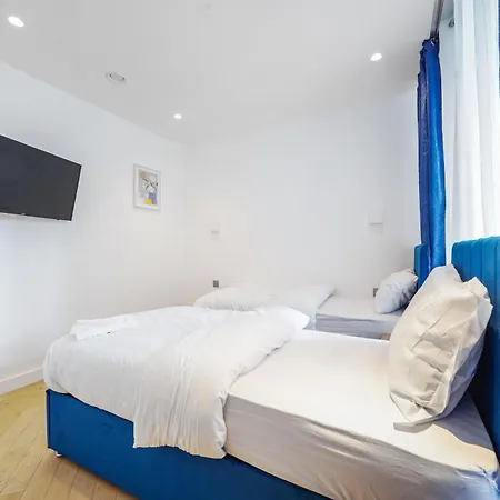 Apartment The Zurich Apartment, 6 Beds, 15mins To London, 10mins Wembley Stadium