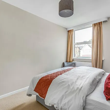 Putney Bridge Hideaway *