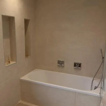 Apartment New Luxury Penthouse With 2 Bedrooms & 2 Bathrooms *