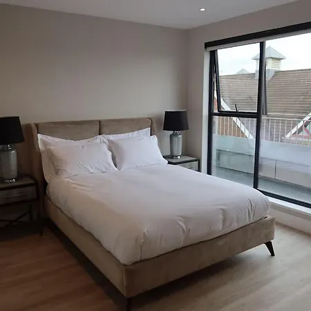 New Luxury Penthouse With 2 Bedrooms & 2 Bathrooms