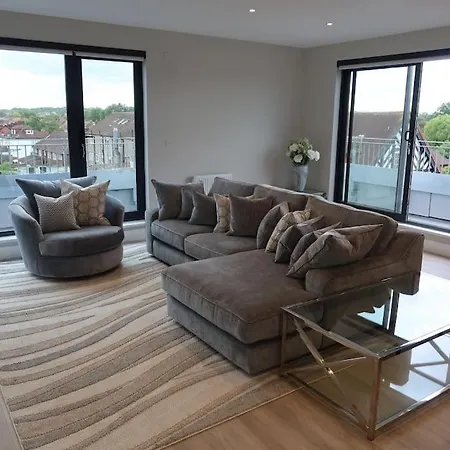 Apartment New Luxury Penthouse With 2 Bedrooms & 2 Bathrooms *