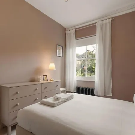 Newington Green, Beautiful 1 Bed Appartamento *