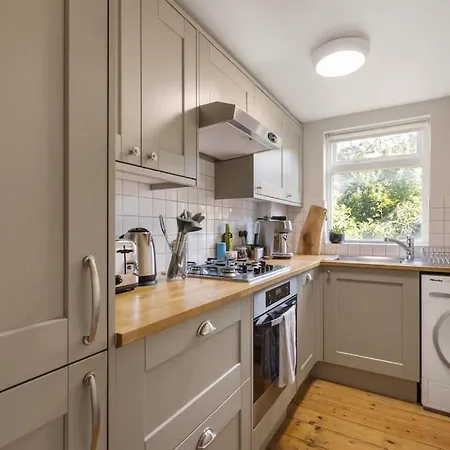 Newington Green, Beautiful 1 Bed Appartamento *
