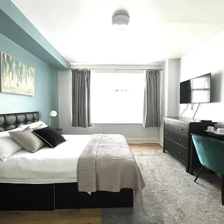 Madonna Halley Hotel