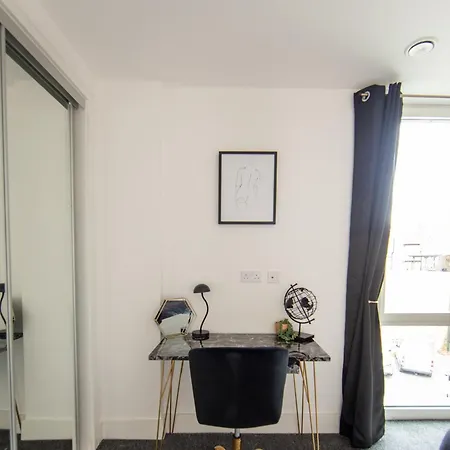 Apartment Heathrow Haven *