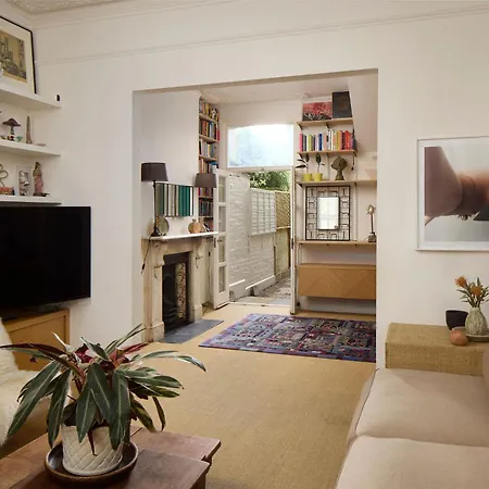 Holiday home Veeve - Enchanting Garden Getaway London