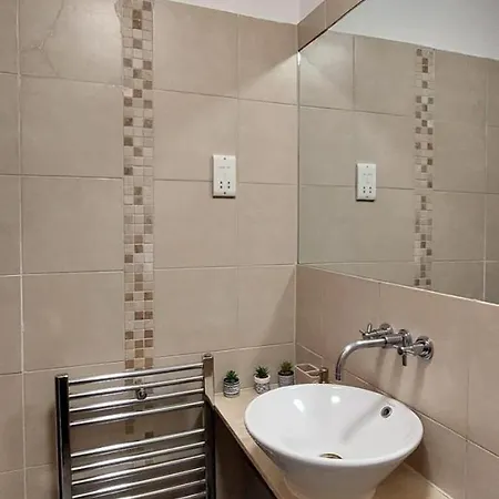 Stylish One Bedroom Flat In Finchley Road London