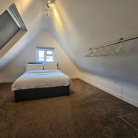 Apartment Luxury - Finchley Road Retreat