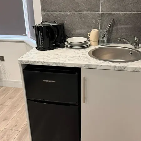 Letzi Private En-suite, Near Heathrow Airport T3 Guest house Hayes (Greater London)