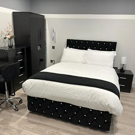 Letzi Private En-suite, Near Heathrow Airport T3 Guest house Hayes (Greater London)