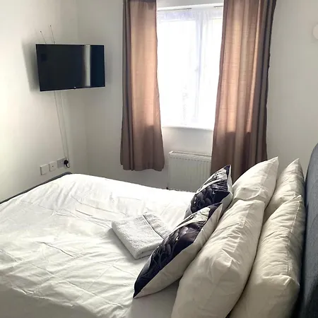 Forsyth - Spacious And Comfortable 2 Bedrooms *