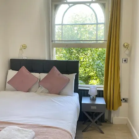 Nd - Hyde Park Hotel London