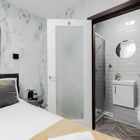 Nd - Hyde Park Hotel