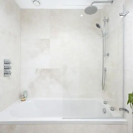 Апартаменты Lovely One Bedroom In Elephant Castle Лондон