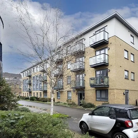 Апартаменты Lovely One Bedroom In Elephant Castle Лондон