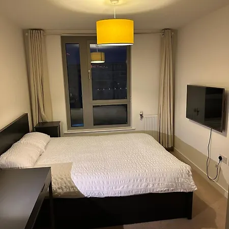 Entire 2 Bedroom Flat