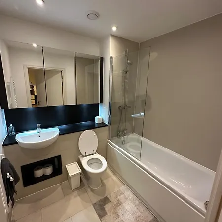 Apartment Entire 2 Bedroom Flat