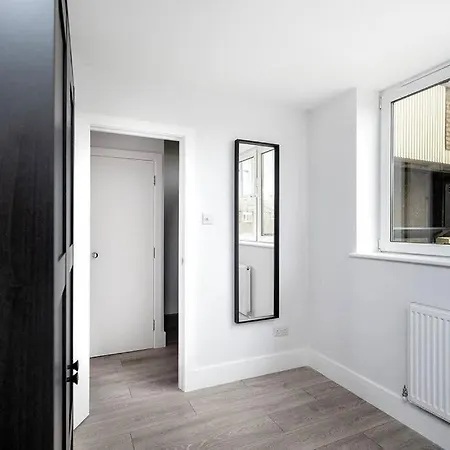 Charming In The Pleydell Estate Appartamento *