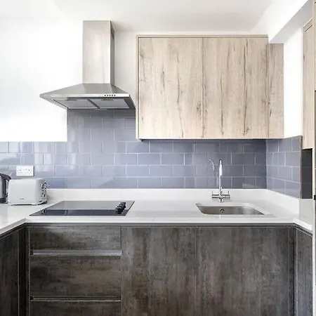 Charming In The Pleydell Estate Appartamento